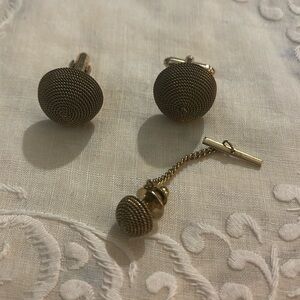 Cufflinks with tie tack